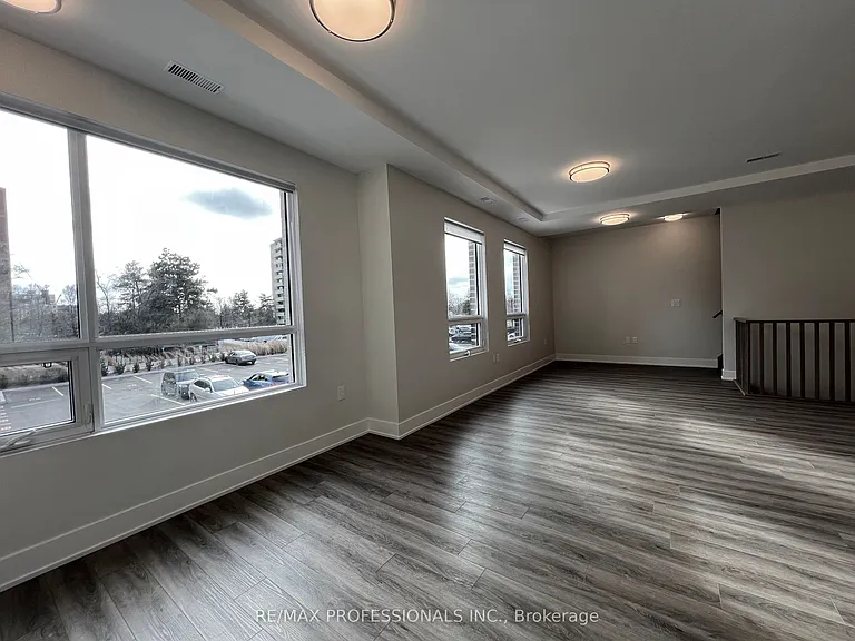 62 Dixfield Dr #123 — Photo 15