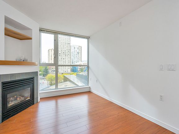 4th image of 1068 Hornby St #1106