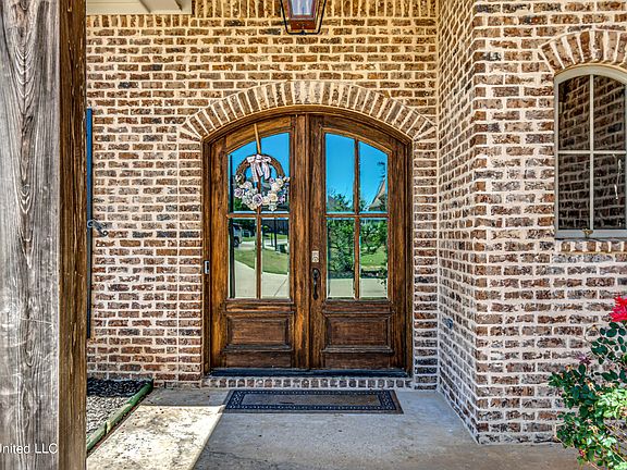 2nd image of 107 Lake Vista Ct