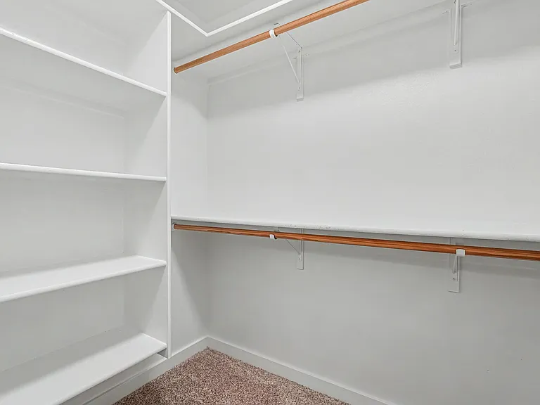 2040 Kelly Dr — Photo 24