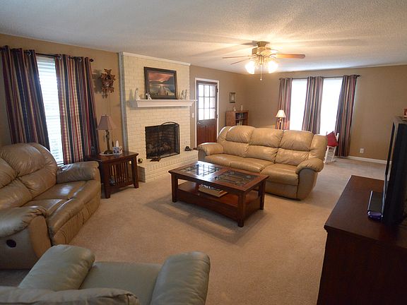 Large Living Area w/ Gas FP!