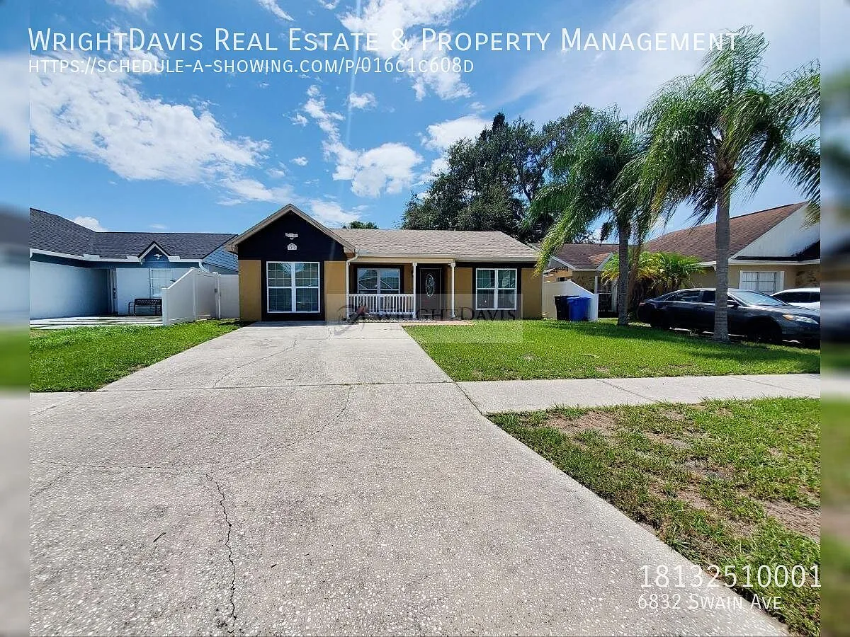 Updated 3BR/2BA Tampa Home with Modern Flooring & Screened Patio — Photo 2