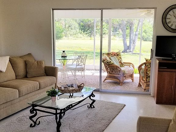 3rd image of 2464 Breakwater Cir