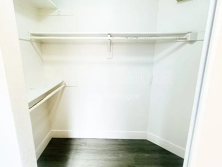 423 El Portal Ct — Photo 12