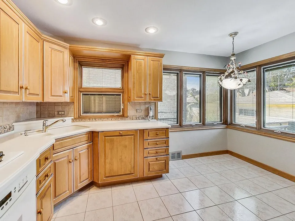 5644 N Meade Ave #2
