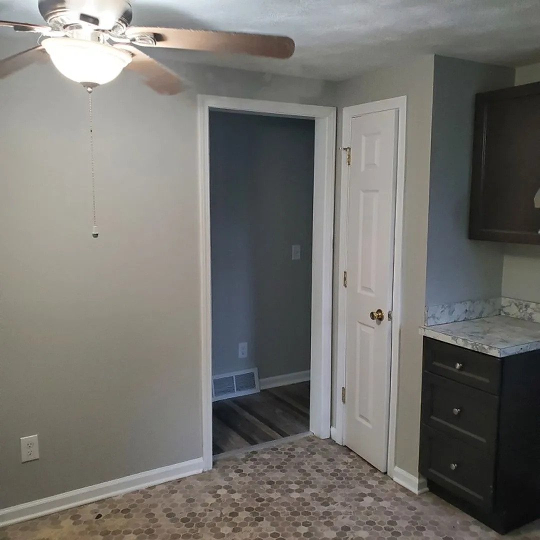 6 Bdrm House For Rent — Photo 3