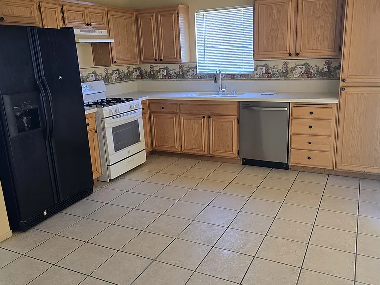 13987 El Cajon Dr — Photo 5