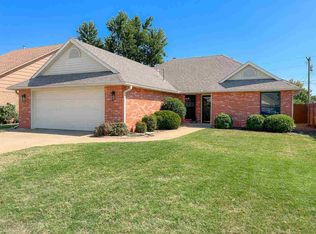 508 Greenbriar Rd, Ponca City, OK 74601