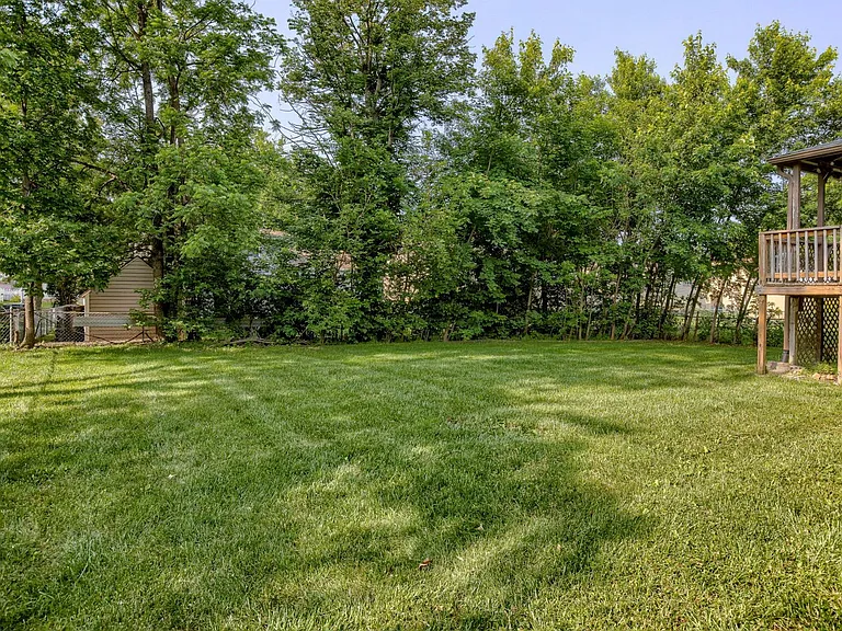 11705 Meredith Ave — Photo 28