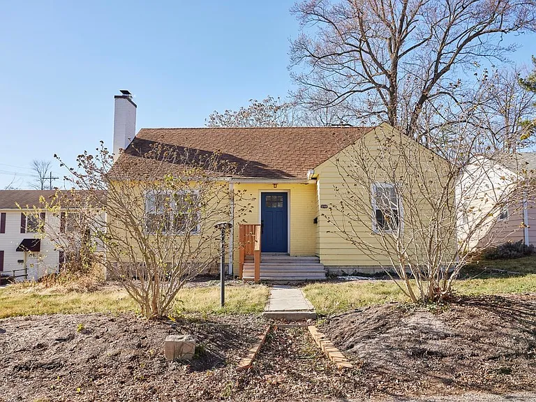 208 S Clark St — Photo 21