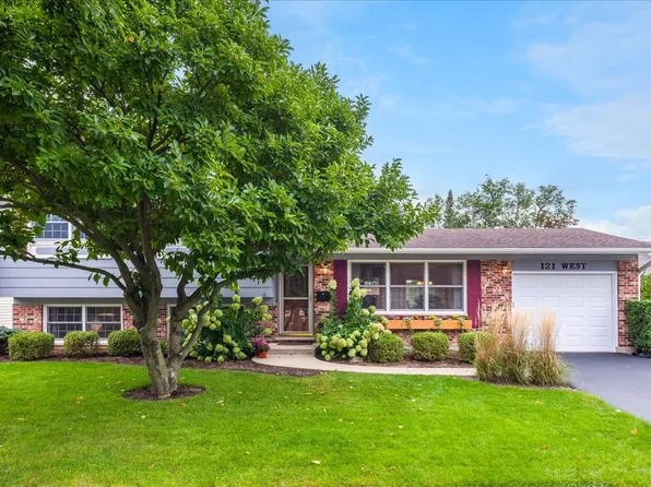 121 W Suffield Dr, Arlington Heights, IL 60004