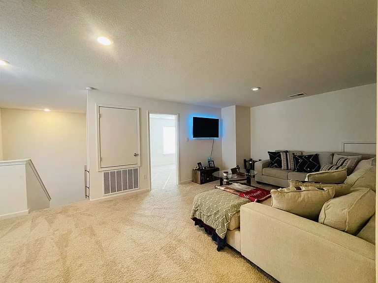 35 Witherspoon Dr — Photo 24
