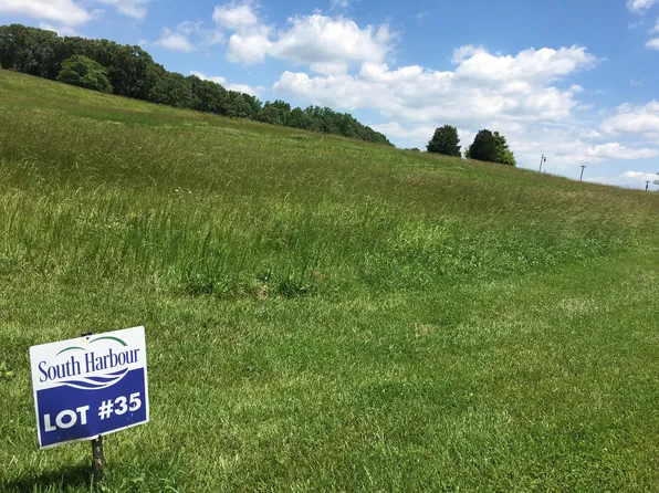 35 Harbour Crossing Dr, Moneta, VA 24121