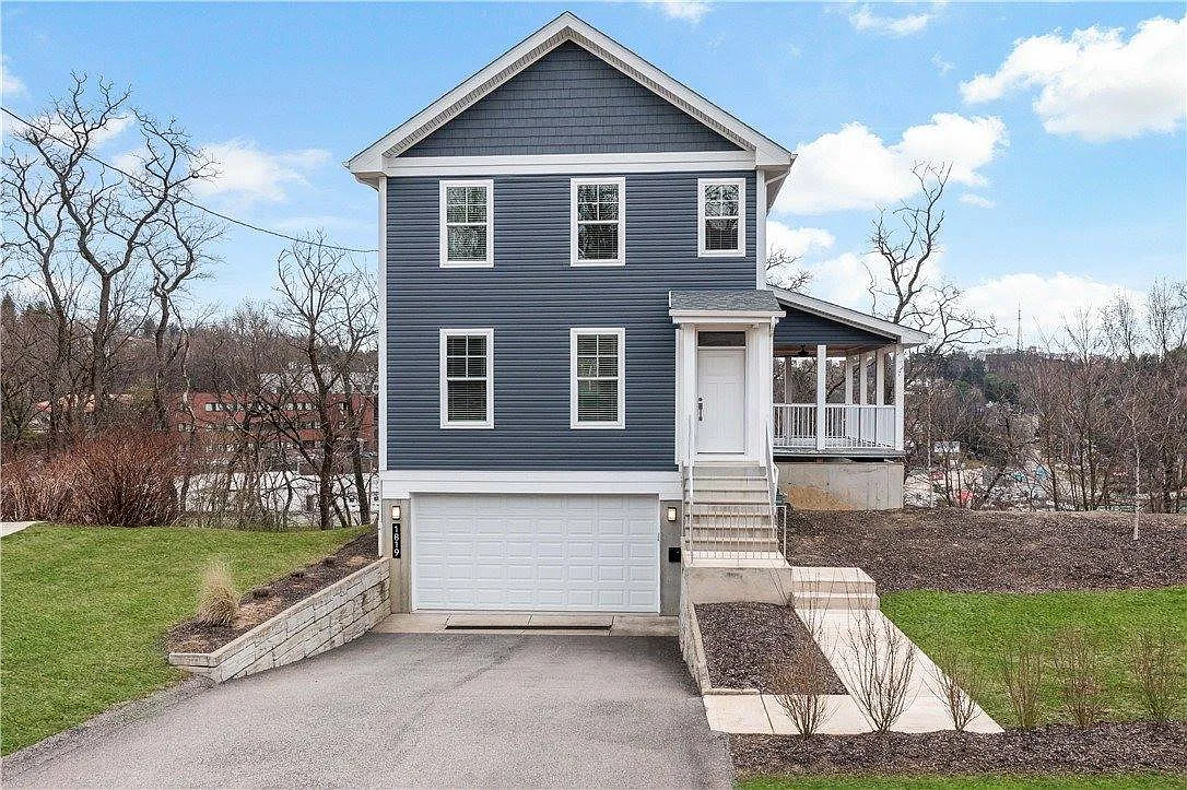 3 bed, 3.5 bath, $3,195 — Photo 1