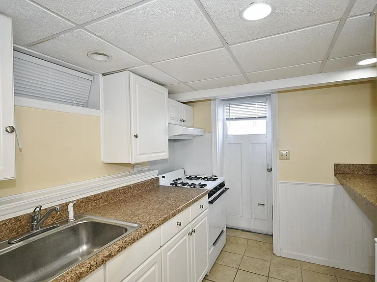 2106 West St #BASEMENT — Photo 8