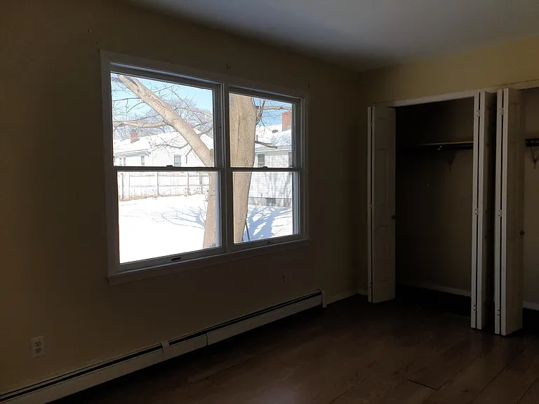 162 Warner St — Photo 9