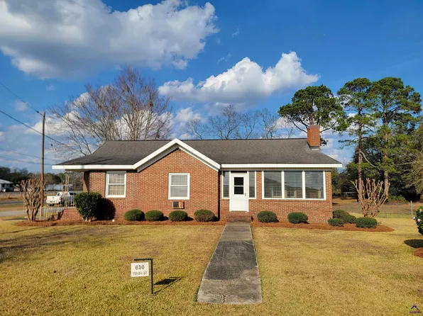 650 3rd St, Unadilla, GA 31091