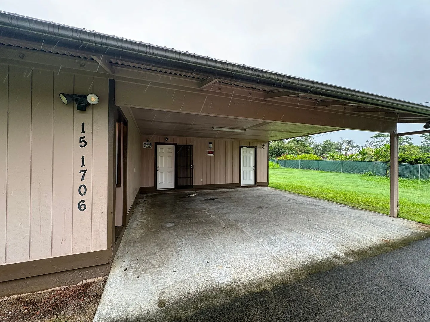Beautiful 3-bedroom, 2-bath home in Keaau, HI — Photo 2