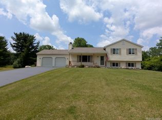 4005 Indian Camp Trl, Howell, MI