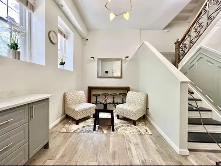 302 S 12th St #303 — Photo 8