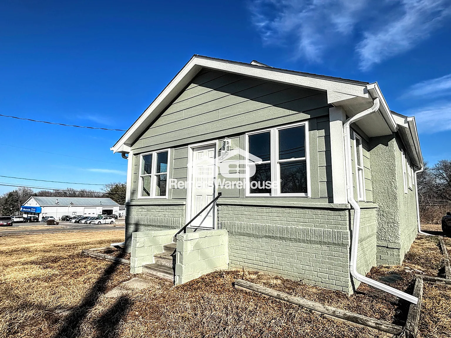 Adorable 2 bedroom House for Rent — Photo 3