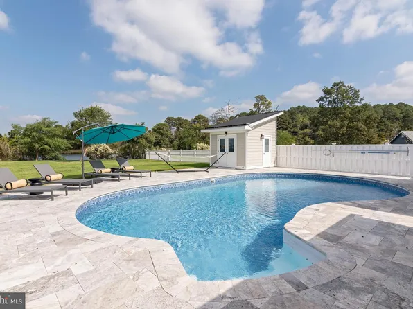 1724 Ferry Point Ct, Trappe, MD 21673