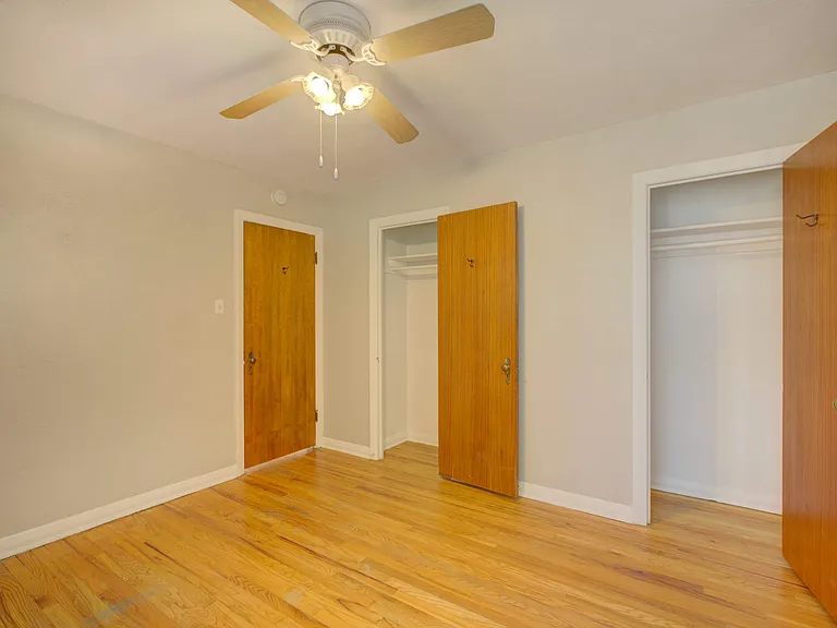 Elegante Apartments — Photo 31