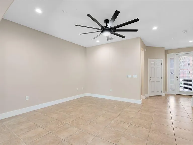 9625 Silver Buttonwood St — Photo 9