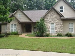 398 Bedford Ln, Hernando, MS 38632