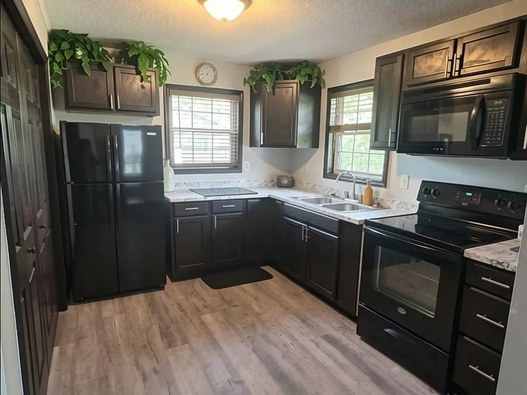 3109 Cabin St — Photo 18
