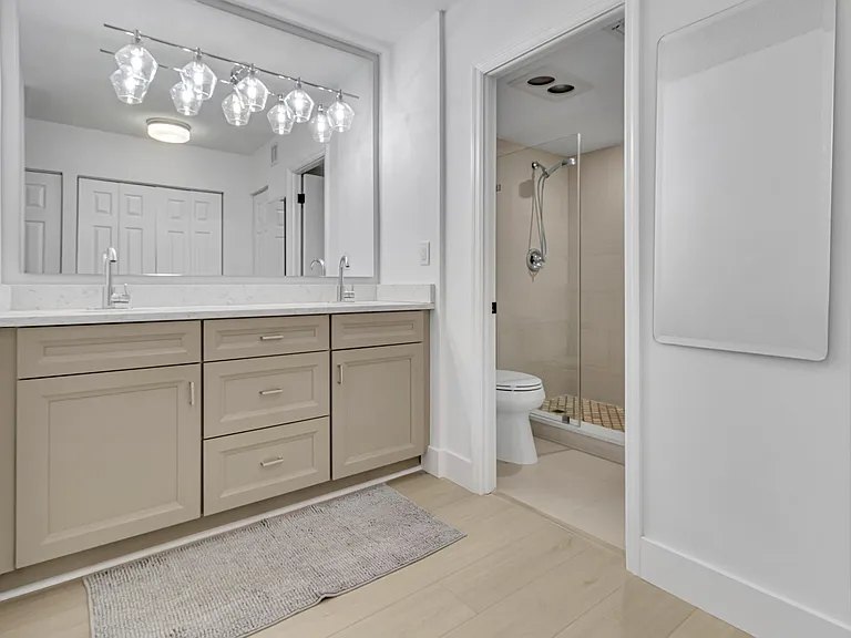 2806 N 46th Ave #D334 — Photo 12