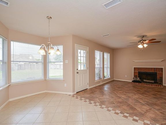 4th image of 21306 Wildcroft Dr