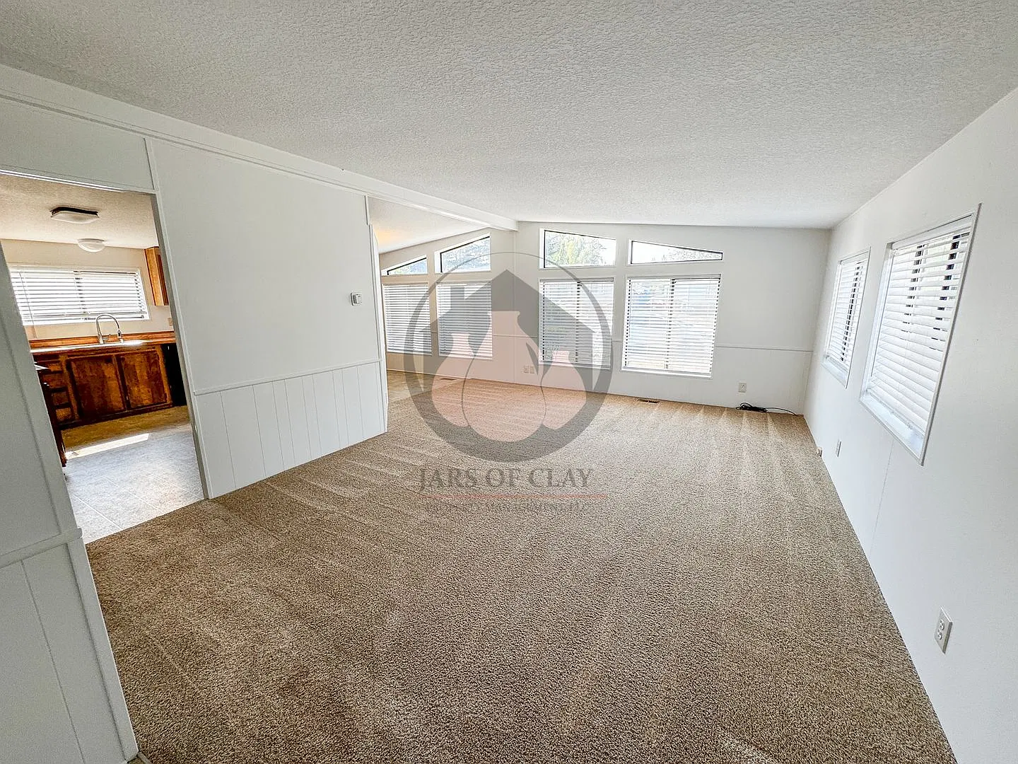 Charming Single-Level 2BR/2BA Woodburn Home | Attached Garage! — Photo 2