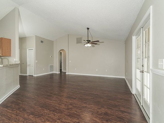 4th image of 6025 Live Oak Dr