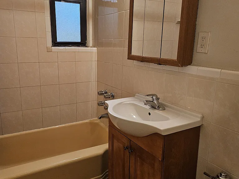 1280 E 18th St #6D — Photo 8