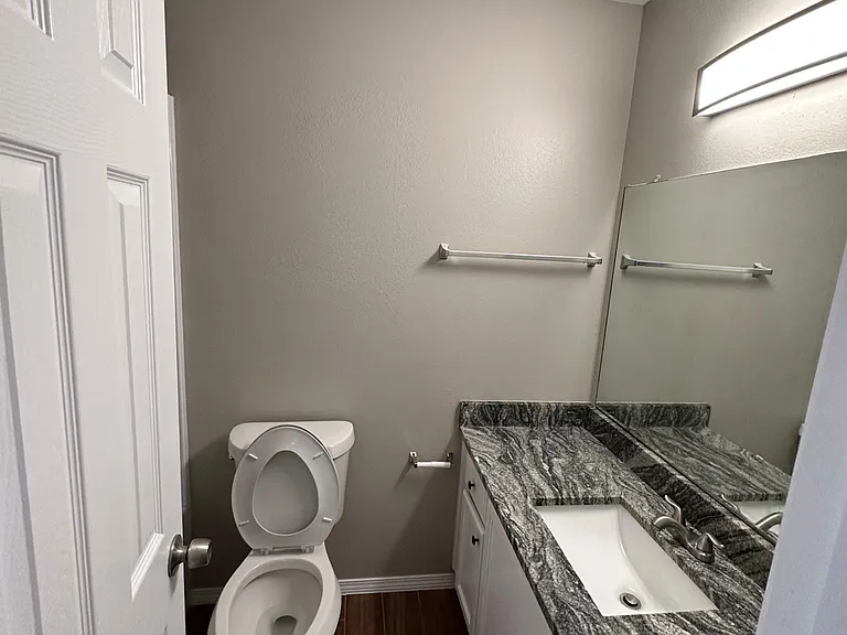 1029 E 64th Pl — Photo 9