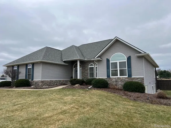 1486 Bowers Rd, Lapeer, MI 48446