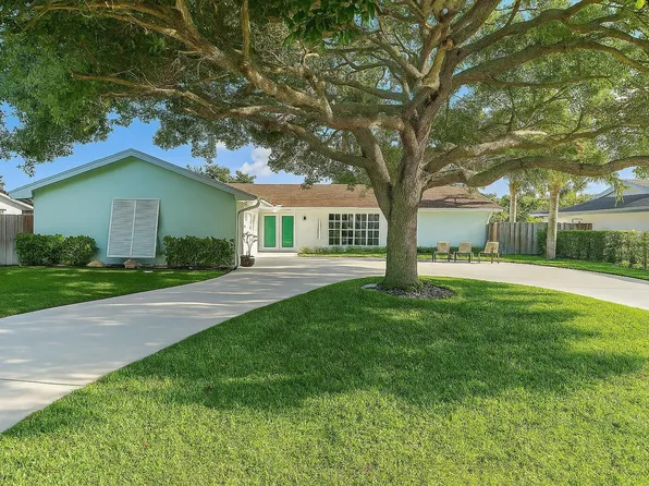 4193 Hyacinth Cir N, Palm Beach Gardens, FL 33410