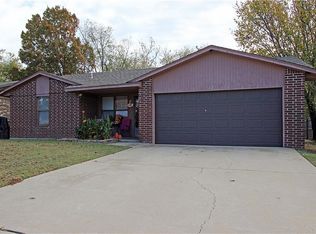 724 Briarwood Dr, Midwest City, OK 73130