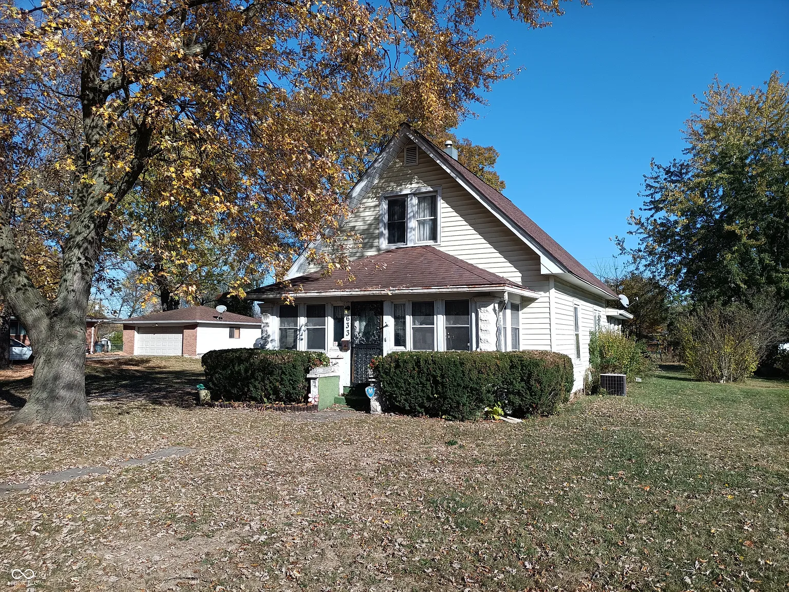 633 S Fuller Dr photo 1