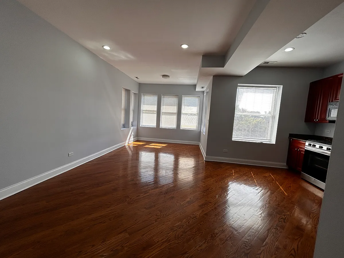 Building Photo - 6749 S Dorchester Ave #3