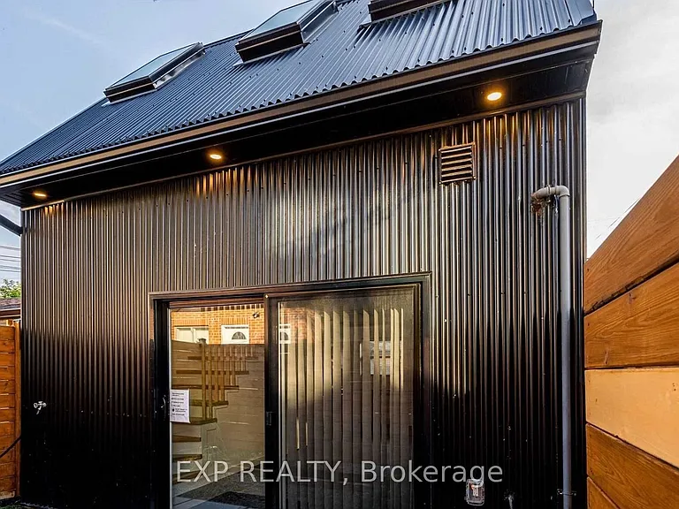 452 Montrose Ave #C — Photo 2