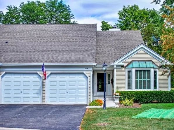 814 Pine Forest Ln, Prospect Heights, IL 60070