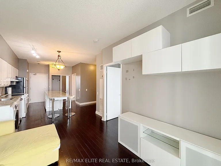 29 Singer Ct #2608 — Photo 6