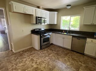 651 Central Ave, Hollister, CA 95023