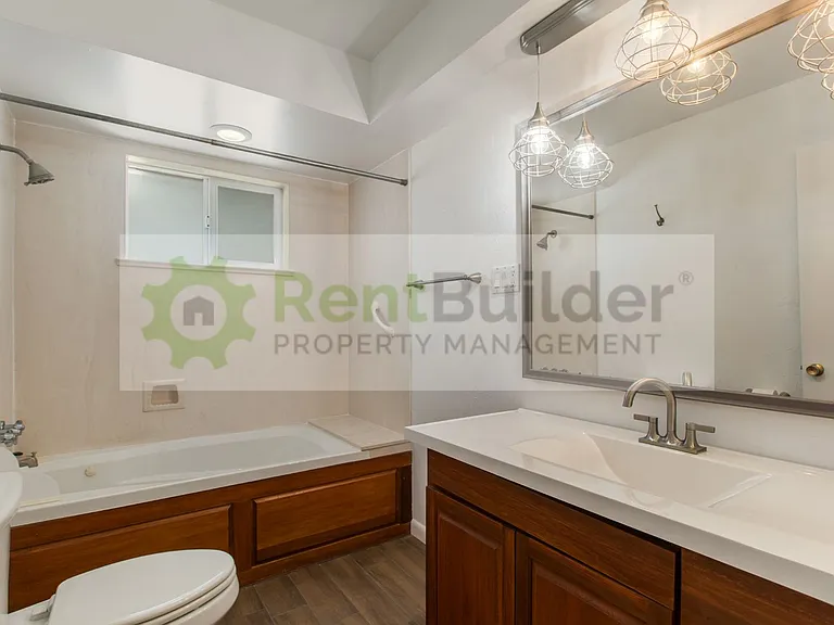 8304 Dellwood Rd NE — Photo 17