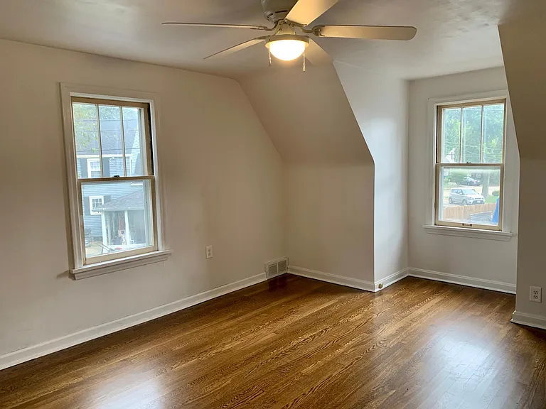 235 Everhard Rd SW — Photo 15