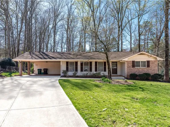 5836 Trailwoods Ct, Stone Mountain, GA 30087