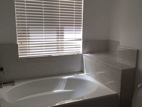5th image of 121 N Clark Dr #205