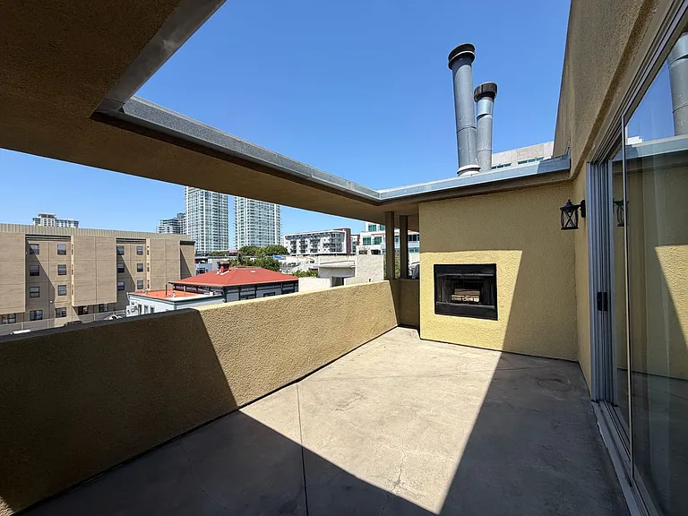 948 G St #24 — Photo 6